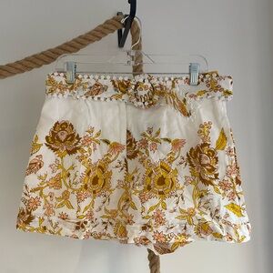 Magaschoni NWT Floral Print Shorts with Belt